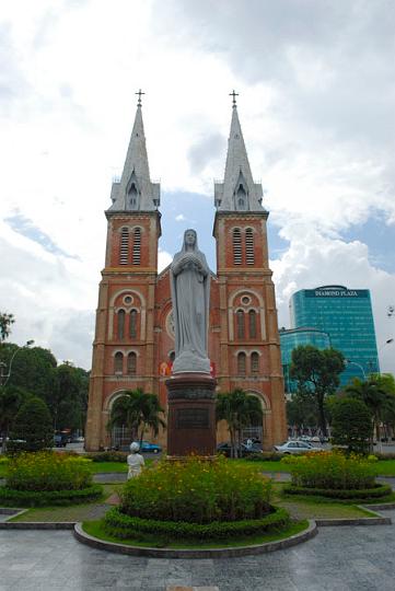 372.jpg - ?????? - Notre Dame de Saigon